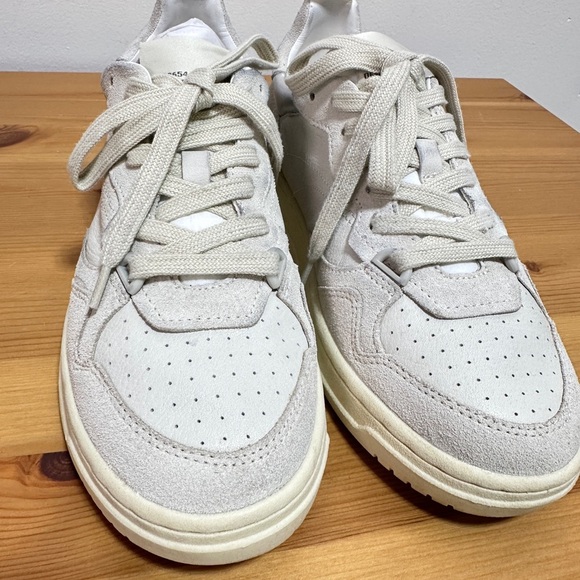 Steve Madden | Off-White Leather Low Top Everlie Sneakers - Picture 4 of 8